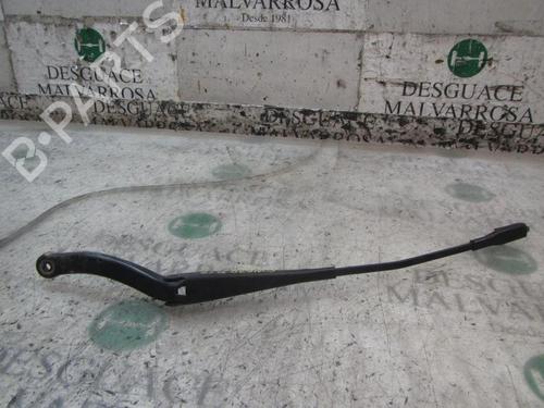 Used Front windshield wiper arm OPEL CORSA D (S07) 1.3 CDTI (L08, L68) (75 hp) 3837135