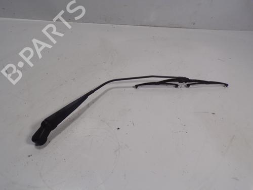 Used Rear windshield wiper arm Rear windshield wiper arm 7261466 7261466