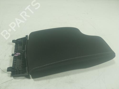 Used Armrest / Center console Armrest / Center console TOYOTA HILUX VIII Pickup (_N1_) 2.4 D 4WD (GUN125_, GUN125R) (150 hp) 16692860 16692860