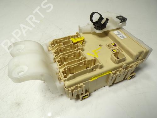 Used Fuse box Fuse box TOYOTA AURIS Estate (_E18_) 1.8 Hybrid (ZWE186_, ZWE186R, ZWE186H) (136 hp) 12204505 12204505