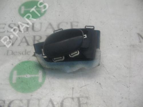 Used Front right interior door handle Front right interior door handle PEUGEOT 206 Hatchback (2A/C) 1.9 D (69 hp) 3781486 3781486