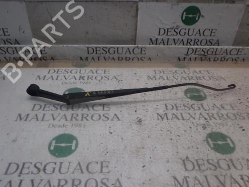 Used Front windshield wiper arm KIA CARENS II MPV (FJ) 2.0 CRDi (113 hp) 3816870