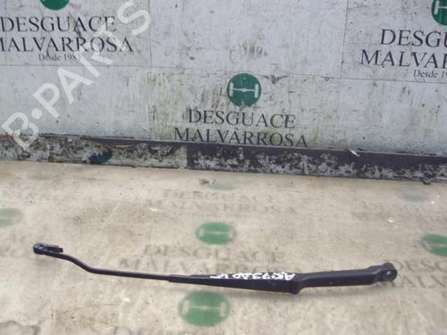 Used Front windshield wiper arm VW POLO (6N2) 1.4 (60 hp) 3761378