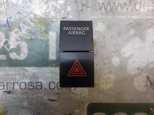 Used Warning switch Warning switch SEAT TOLEDO IV (KG3) 1.6 TDI (105 hp) 3858390 3858390