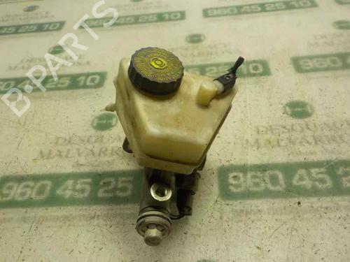 Used Brake master cylinder Brake master cylinder MERCEDES-BENZ CLK Convertible (A209) [2002-2010] 6567334 6567334