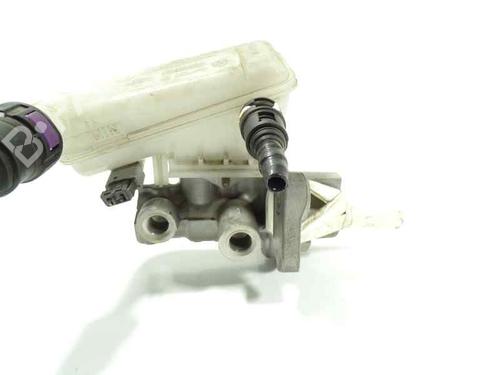 master-brake-ford-fiesta-vi-cb1-ccn-2008-2009-2010-2011-2012-2013-2014-2015-2016-2017-6794456 main image