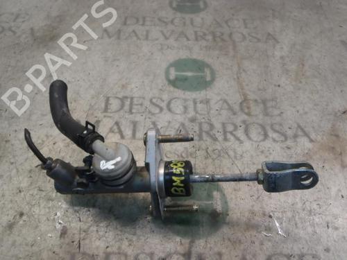 Used Clutch slave cylinder Clutch slave cylinder HYUNDAI GETZ (TB) 1.4 i (97 hp) 14268809 14268809