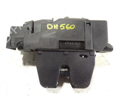 tailgate-lock-citroen-c4-cactus-9816195380-9804762080-2014-8892447 main image