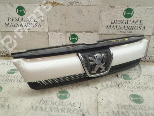 Used Front grille Front grille PEUGEOT BOXER Van (244) 2.0 HDi (84 hp) 3819248 3819248