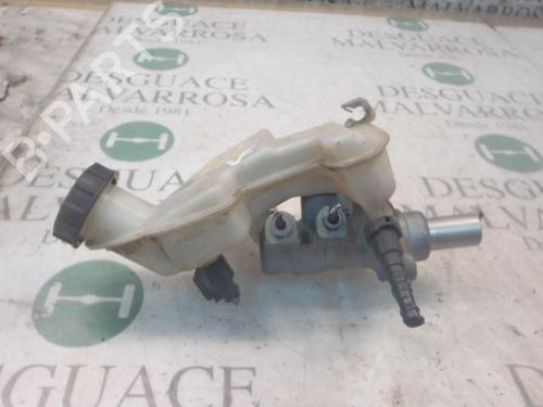 Used Brake master cylinder FORD FIESTA V (JH_, JD_) 1.4 TDCi (68 hp) 3801020