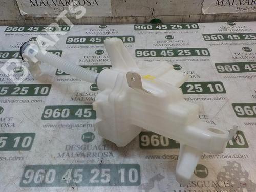 Used Windscreen washer tank Windscreen washer tank TOYOTA RAV 4 IV (_A4_) 2.5 Hybrid 4WD (AVA44_) (155 hp) 8793780 8793780