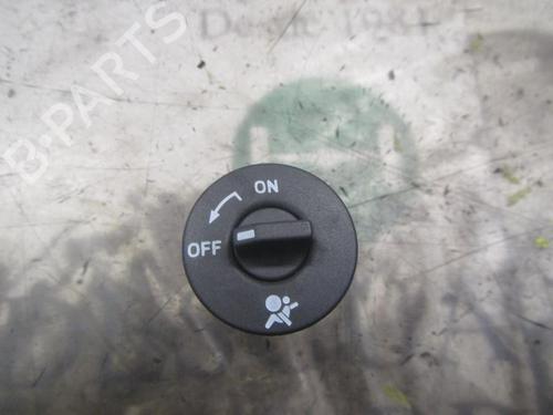 Used Electronic module Electronic module RENAULT CLIO III (BR0/1, CR0/1) 1.2 16V (BR02, BR0J, BR11, CR02, CR0J, CR11) (75 hp) 3828294 3828294