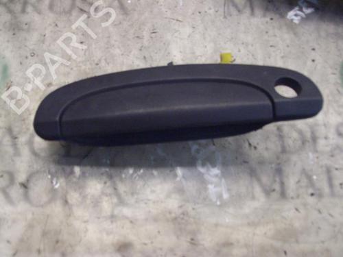 Used Front left exterior door handle HYUNDAI GETZ (TB) 1.1 (63 hp) 3786340