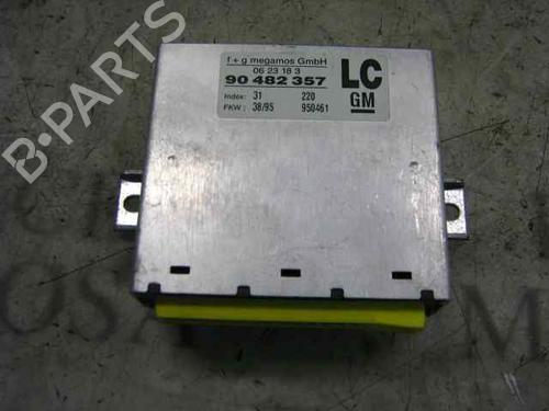 Used Electronic module OPEL CORSA B (S93) 1.5 D (F08, F68, M68) (50 hp) 3772550