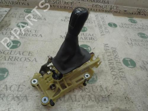 Used Gear lever VOLVO C30 (533) 1.6 D (109 hp) 7410374