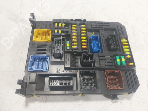 Used Fuse box Fuse box PEUGEOT EXPERT Van (V_) 1.5 BlueHDi 100 (102 hp) 17658124 17658124