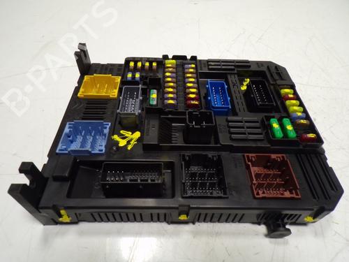 Used Fuse box Fuse box OPEL CORSA F (P2JO) CORSA-e (68) (136 hp) 15065189 15065189