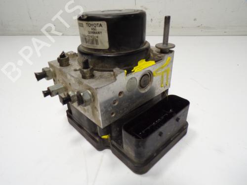 Used ABS pump TOYOTA YARIS (_P13_) 1.0 (KSP130_, KSP130) (69 hp) 14907707
