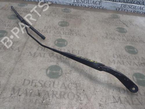 Used Front windshield wiper arm RENAULT MEGANE II (BM0/1_, CM0/1_) [2001-2012]  3796192