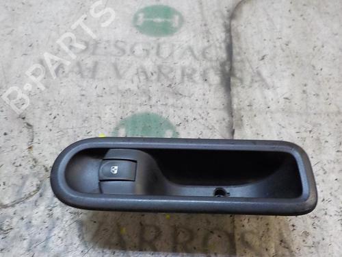 Used Right front window switch Right front window switch RENAULT TWINGO II (CN0_) 1.5 dCi 75 (75 hp) 3998639 3998639