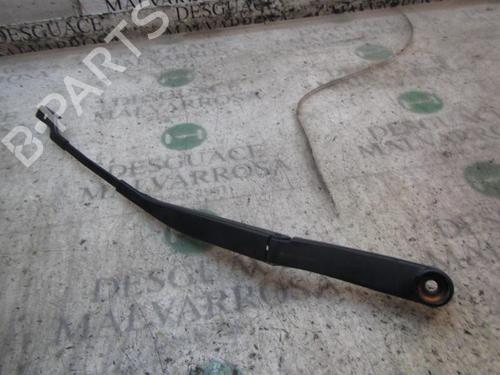 front-wipers-mechanism-kia-ceed-hatchback-ed-983211h000-2006-2007-2008-2009-2010-2011-2012-3834444 main image