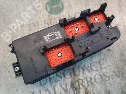 Used Fuse box Fuse box OPEL VECTRA C (Z02) 3.0 CDTI (F69) (177 hp) 4087164 4087164