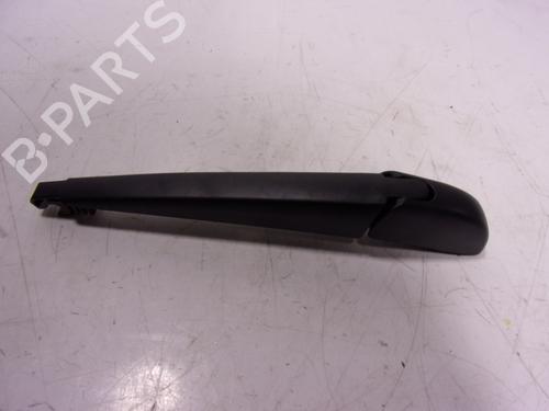 Used Rear windshield wiper arm TOYOTA COROLLA Cross (ZVG1_, ZSG1_, MXGH1_, MXGA1_) 1.8 Hybrid (ZVG13) (140 hp) 15848985