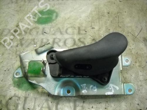 Used Front left interior door handle Front left interior door handle PEUGEOT BOXER Van (244) 2.8 HDi (128 hp) 3786122 3786122