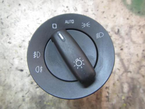Used Headlight switch Headlight switch SKODA YETI (5L) 1.2 TSI (105 hp) 4010689 4010689