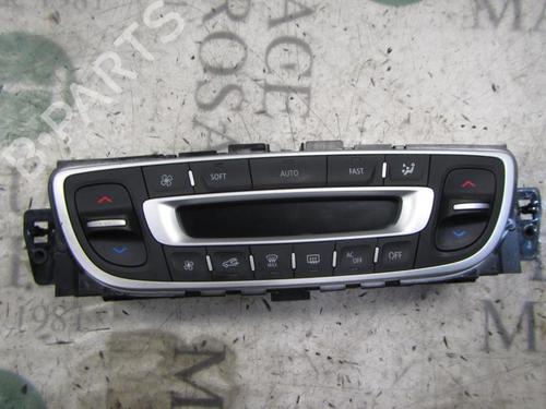 Used Climate control RENAULT SCÉNIC III (JZ0/1_) 1.5 dCi (106 hp) 3826492