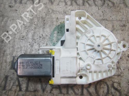 Right front window motor AUDI A5 (8T3) 2.0 TDI | BP4005163E20 