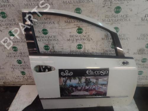 Dør højre fortil Dør højre fortil FIAT LINEA (323_, 110_) 1.3 D Multijet (323AXB11, 323AXB1A) (90 hp) 4007549 4007549