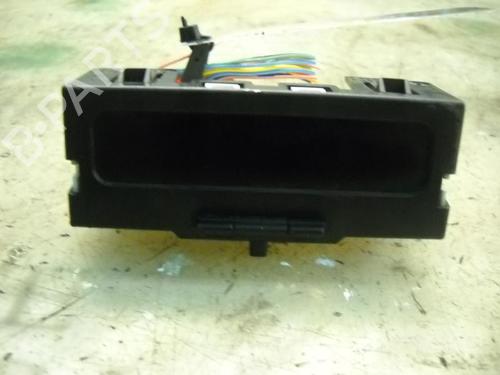 switch-renault-megane-ii-saloon-lm01_-2003-3786760 main image