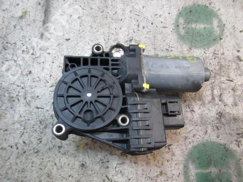 Used Left front window motor Left front window motor AUDI A4 B5 (8D2) 1.9 TDI (110 hp) 3841795 3841795