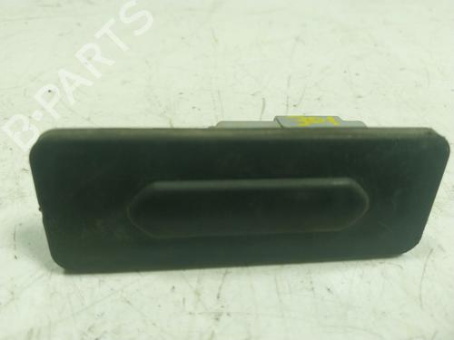 Used Tailgate handle Tailgate handle RENAULT MEGANE IV Hatchback (B9A/M/N_) 1.5 dCi 110 (B9A3) (110 hp) 16470781 16470781