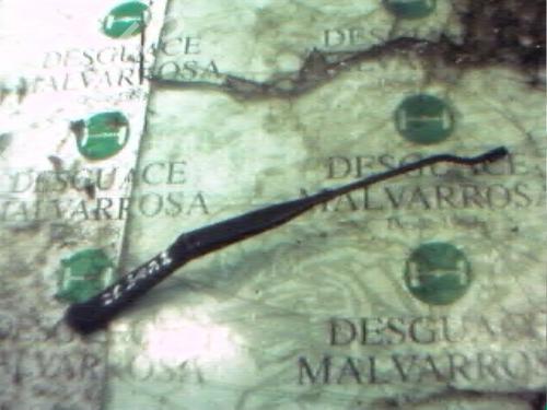 Used Front windshield wiper arm NISSAN MICRA II (K11) 1.0 i 16V (54 hp) 3770555