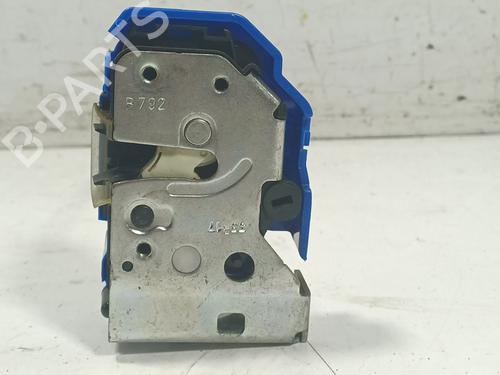 front-right-lock-fiat-500l-351_-352_-2012-36643630 main image