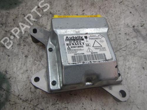 Airbag styreenhed RENAULT LAGUNA II Grandtour (KG0/1_) 1.9 dCi (KG0G) (120 hp) 3820571
