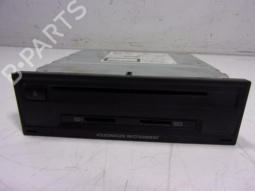 Used Radio VW GOLF VII (5G1, BQ1, BE1, BE2) 1.6 TDI (105 hp) 16158557