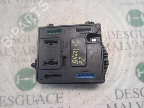 Used Fuse box Fuse box RENAULT MEGANE III Hatchback (BZ0/1_, B3_) 1.5 dCi (106 hp) 3807848 3807848
