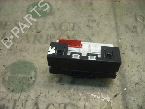 Used Switch Switch RENAULT MEGANE II (BM0/1_, CM0/1_) 1.5 dCi (BM0F, BM0T, BM2B, CM0F, CM0T) (82 hp) 3777633 3777633