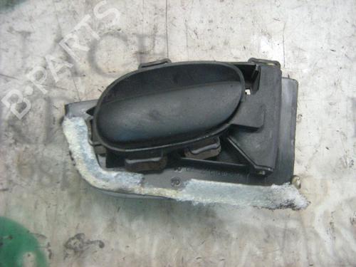 Used Rear right interior door handle Rear right interior door handle PEUGEOT 206 Hatchback (2A/C) 1.9 D (69 hp) 3779862 3779862