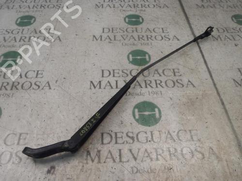 Used Front windshield wiper arm Front windshield wiper arm 3810005 3810005