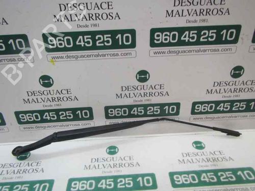 Used Front windshield wiper arm NISSAN QASHQAI I (J10, NJ10) 2.0 dCi (150 hp) 3877133