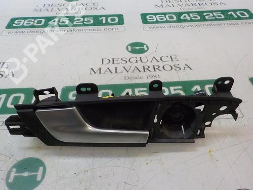 Used Rear left interior door handle Rear left interior door handle AUDI A3 Sportback (8PA) 2.0 TDI 16V (140 hp) 3865544 3865544