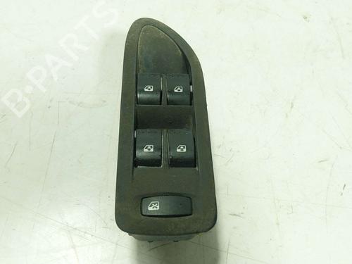 Used Left front window switch Left front window switch RENAULT LAGUNA II Grandtour (KG0/1_) 1.9 dCi (125 hp) 40099050 40099050