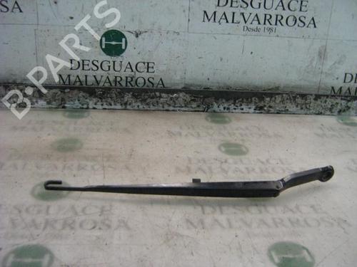 Used Front windshield wiper arm BMW 3 (E46) 320 d (150 hp) 3740619