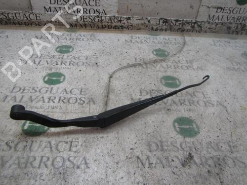 Used Front windshield wiper arm Front windshield wiper arm SUBARU IMPREZA Saloon (GD) 2.0 i R AWD (GD9) (160 hp) 4017094 4017094