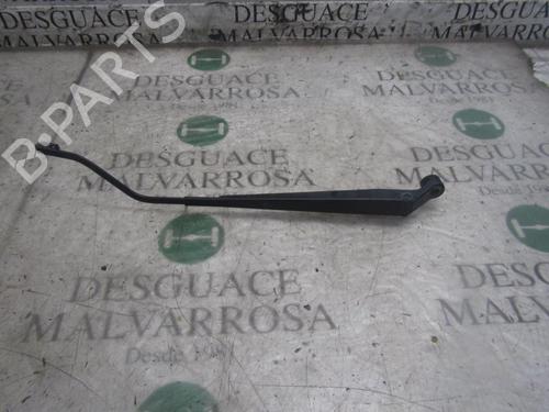 Used Front windshield wiper arm Front windshield wiper arm SUZUKI SWIFT III (MZ, EZ) 1.3 DDiS (RS413D) (69 hp) 3837081 3837081