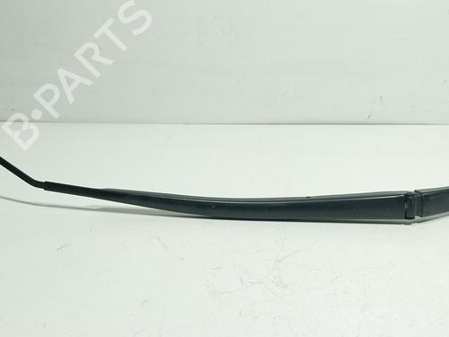 front-windshield-wiper-arm-toyota-yaris-cross-mxp_-2020-36156287 main image